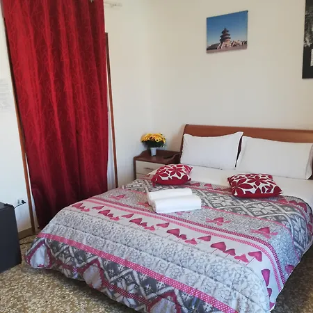 Venice Park House Гостевой дом 2*