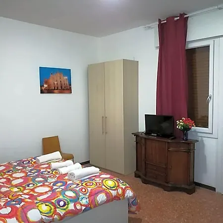 Venice Park House בית הארחה 2*